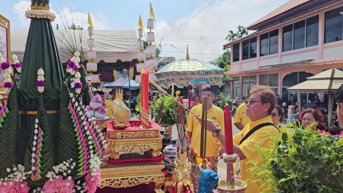 ราชบุรี (สิริมงคล) ส่ง-ฮือฮาชาวสิงคโปร์บินลัดฟ้าบวงสรวงเบิกเนตรเทพนาจาวัดใหม่สี่หมื่นคอหวยไม่พลาด