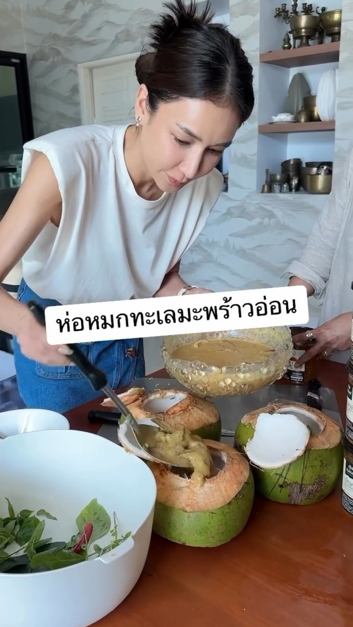 เนย โชติกา