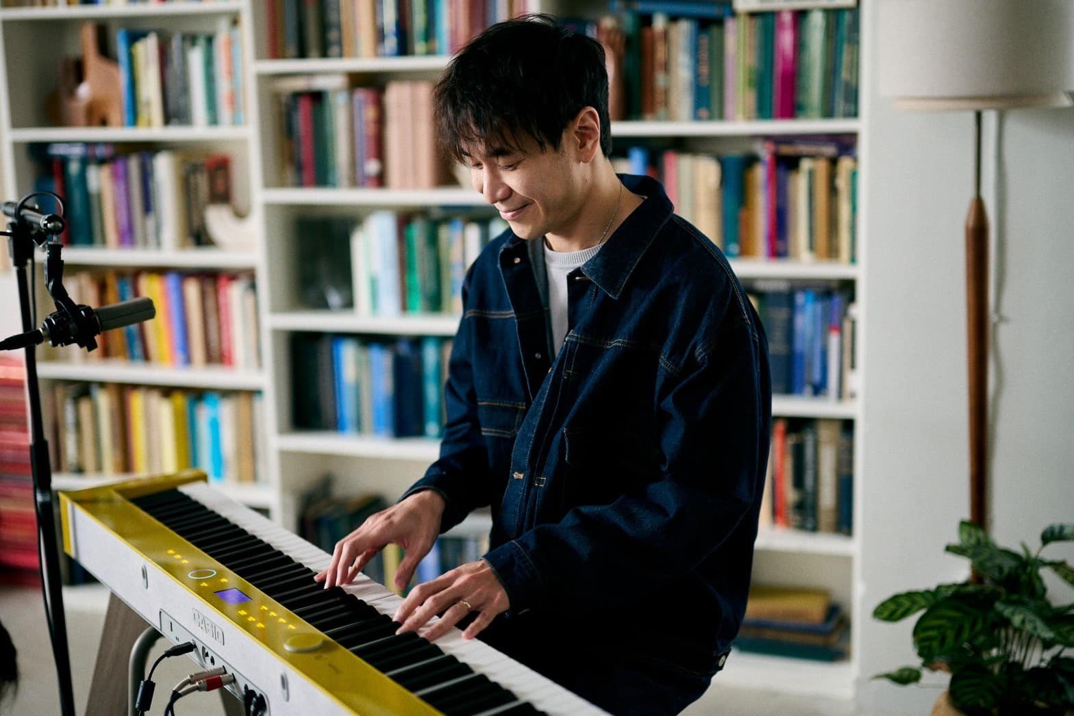 แสตมป์ อภิวัชร์