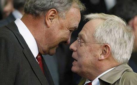 ทอม ฮิคส์ และ จอร์จ ยิลเล็ตต์