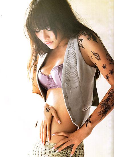 ถ่ายแบบนิตยสารอิน (2553)