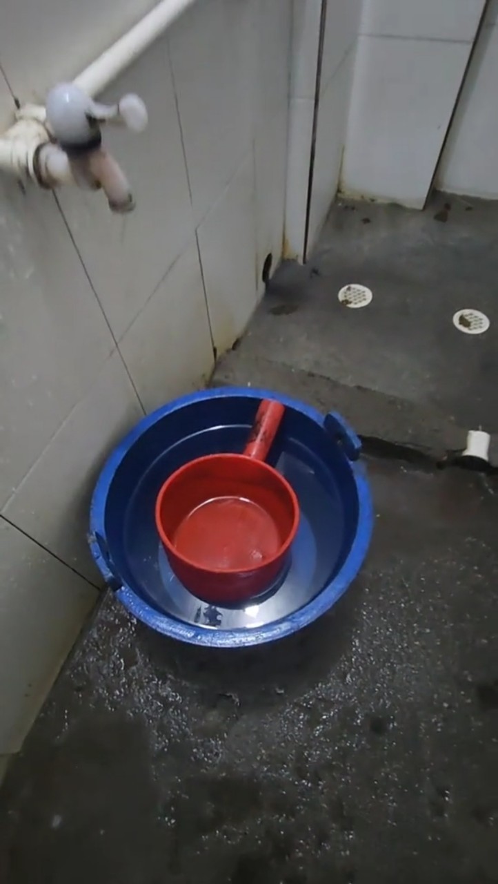 เผือก พงศธร