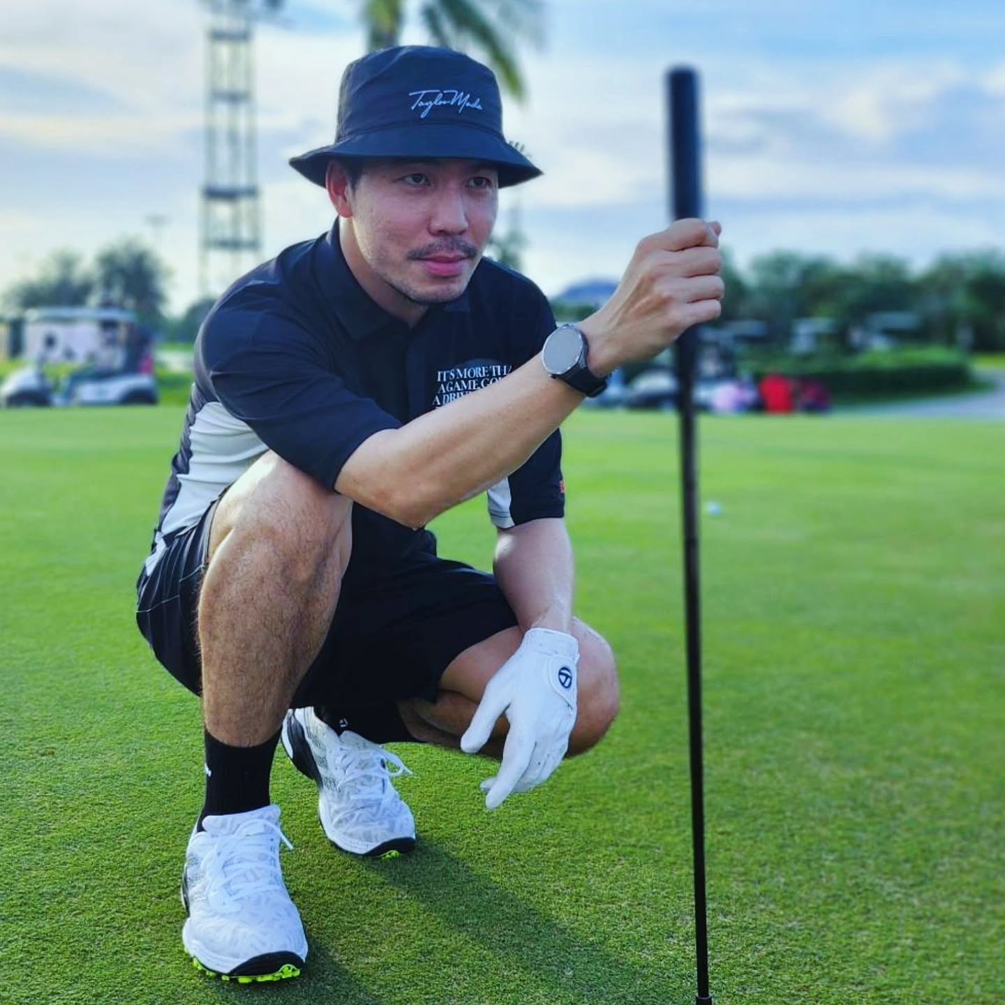 เผือก พงศธร