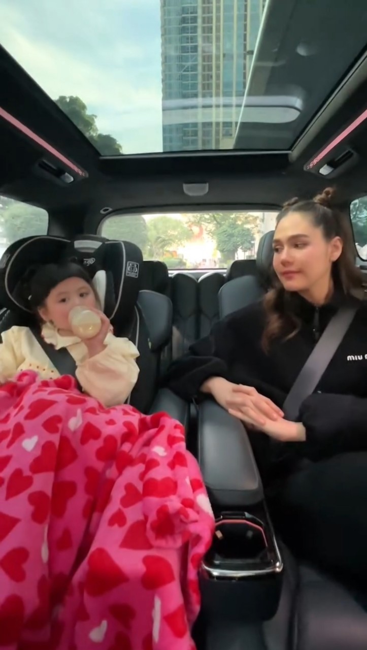 ชมพู่ น้องเกล