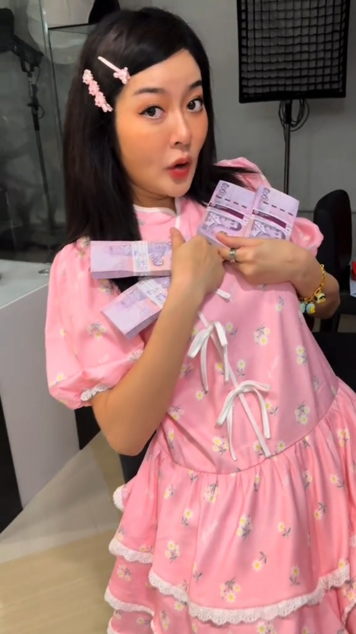 แก้มบุ๋ม พีท