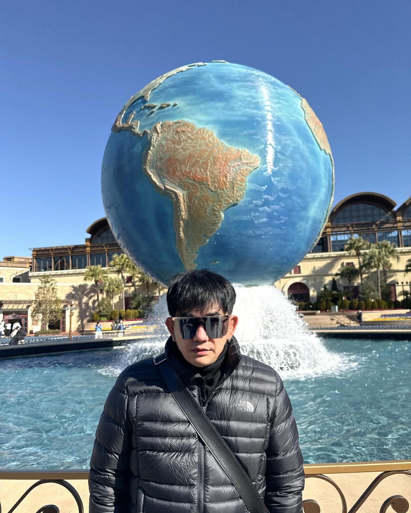 พชร์ อานนท์