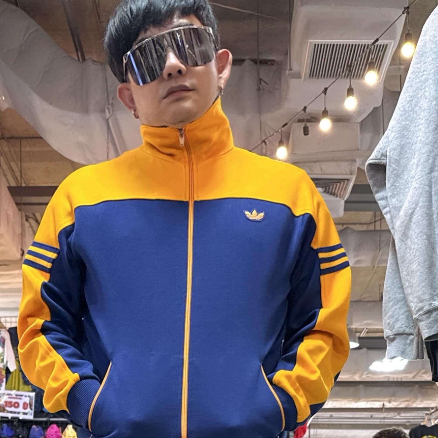 พชร์ อานนท์