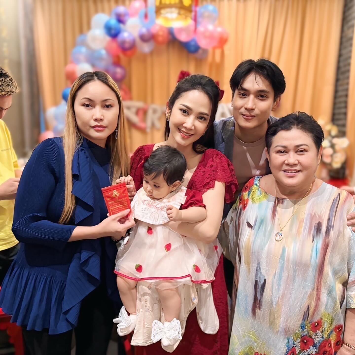 น้องพราวตะวัน