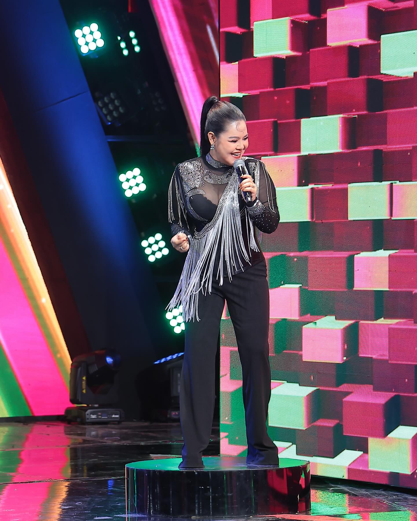 ฮาย อาภาพร