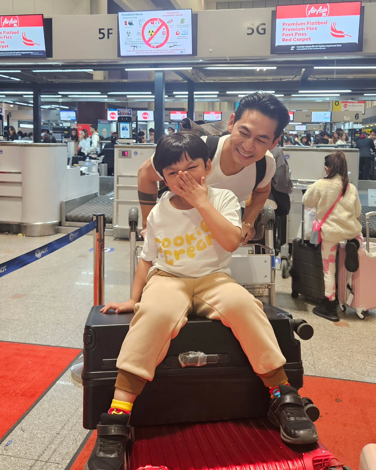 ดีเจเพชรจ้า