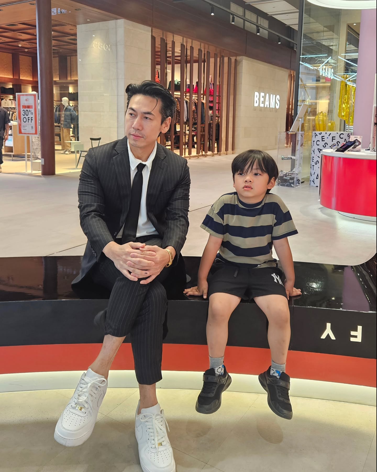 ดีเจเพชรจ้า