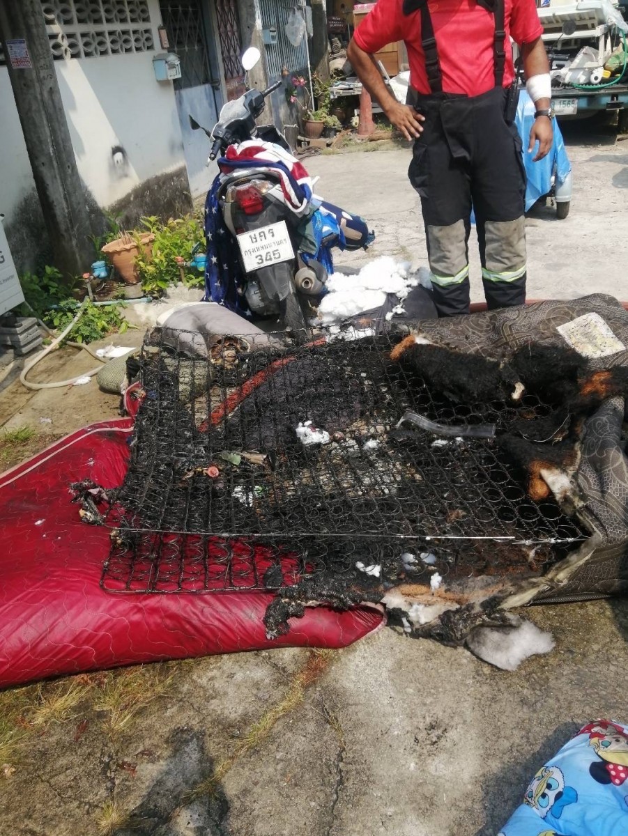 นนทบุรี ตำรวจยึดเงิน 6.5 ล้านซุกในรถหลังพบพิรุธสาวอ้างไฟไหม้เงินสดในบ้าน 10 ล้าน