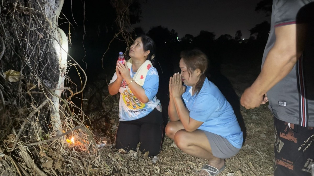 -สุรินทร์-ขอเลขเด็ดต้นสะเดาขนาด 4 คนโอบอายุร้อยกว่าปี บ้านร้างข้างทุ่งนาท้ายหมู่บ้านที่เจ้าของเสียชีวิตไปเมื่อ 20 กว่าปี