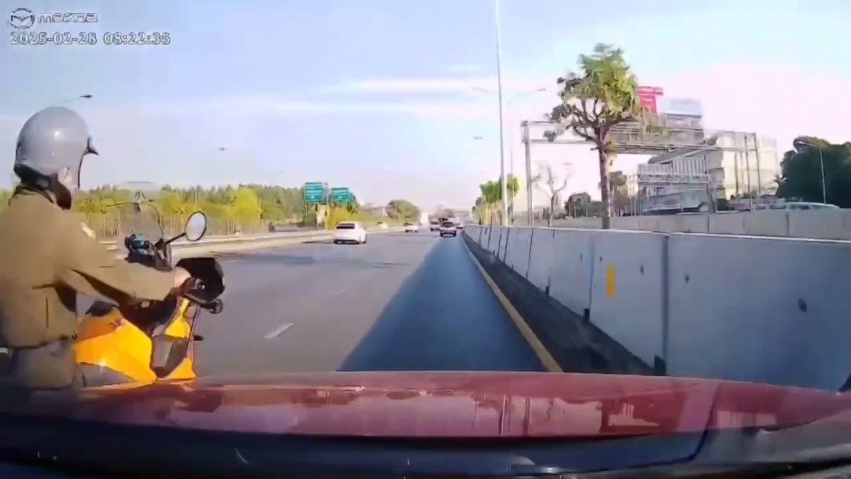 สายไหมต้องรอด พาผู้เสียหายแจ้งความ ไฮโซมาสด้าแดง ปมขับปาด เฉี่ยวชน จยย.