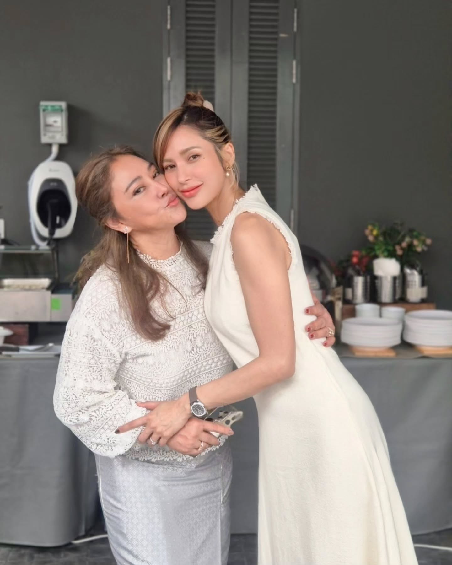 อุ้ม ลักขณา