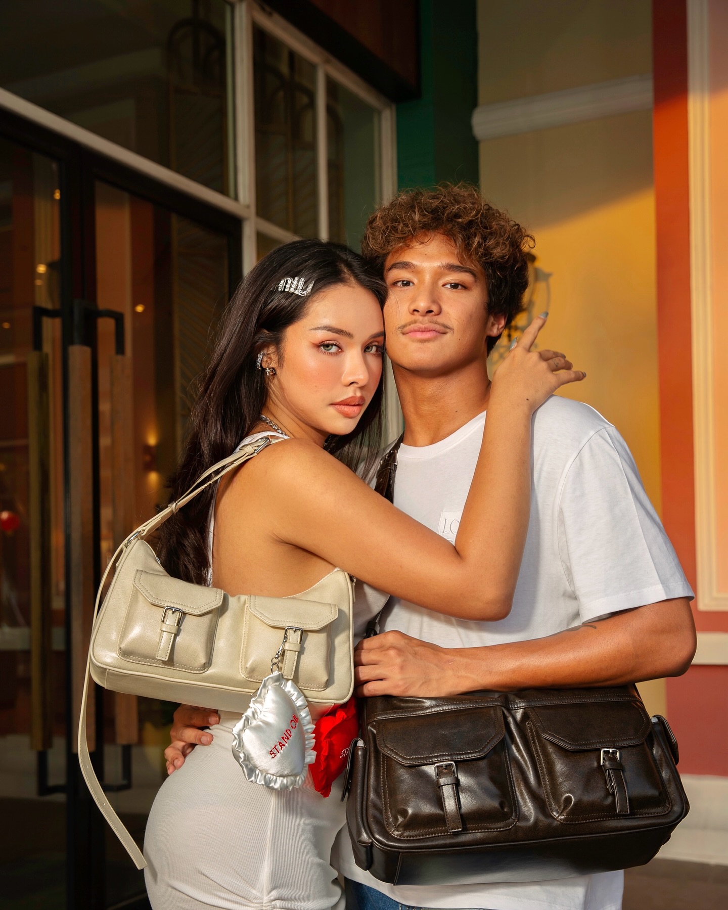 มิกซ์ ฉลามจัส