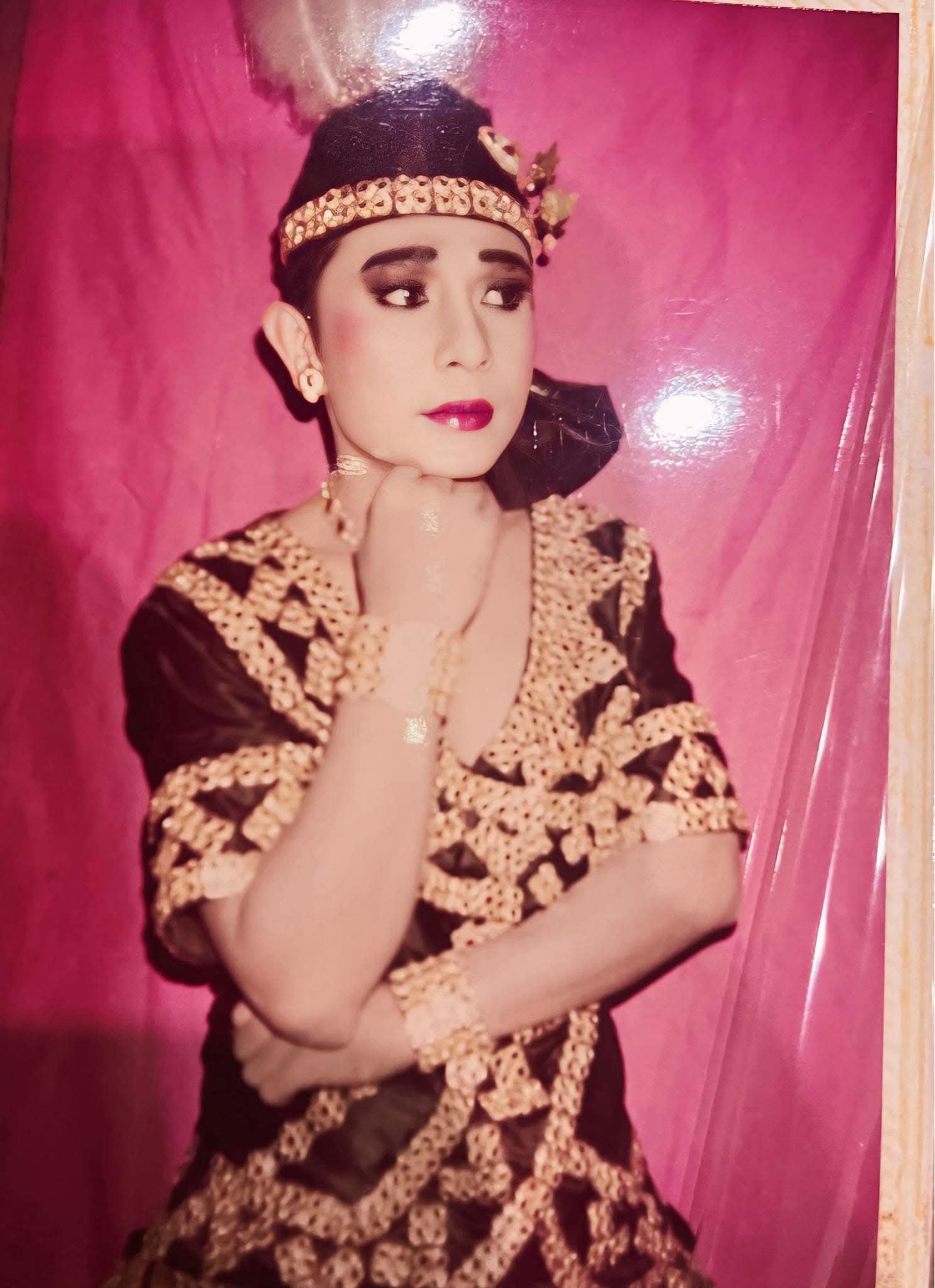 สุริยา ยอดรัก