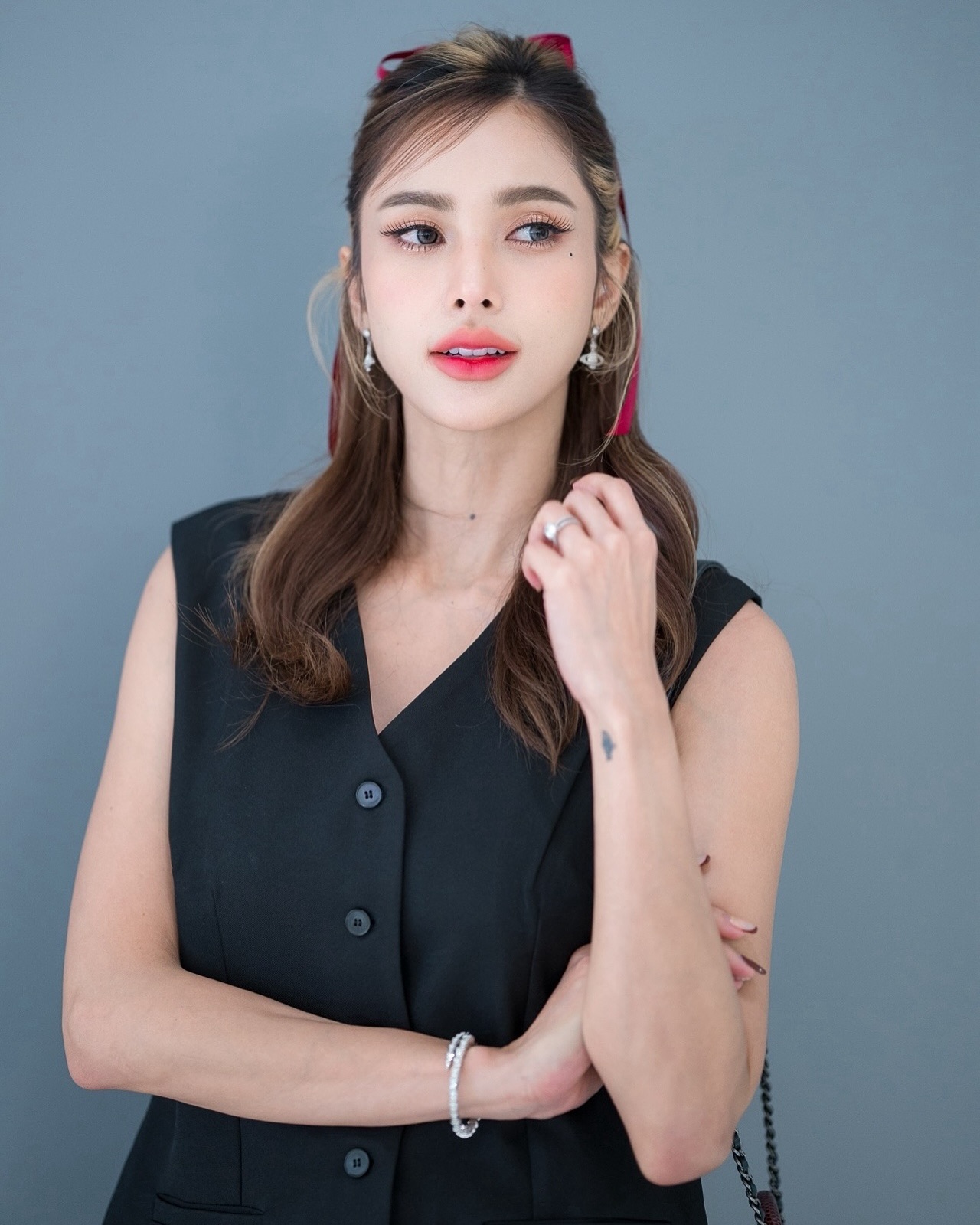 อุ้ม ลักขณา