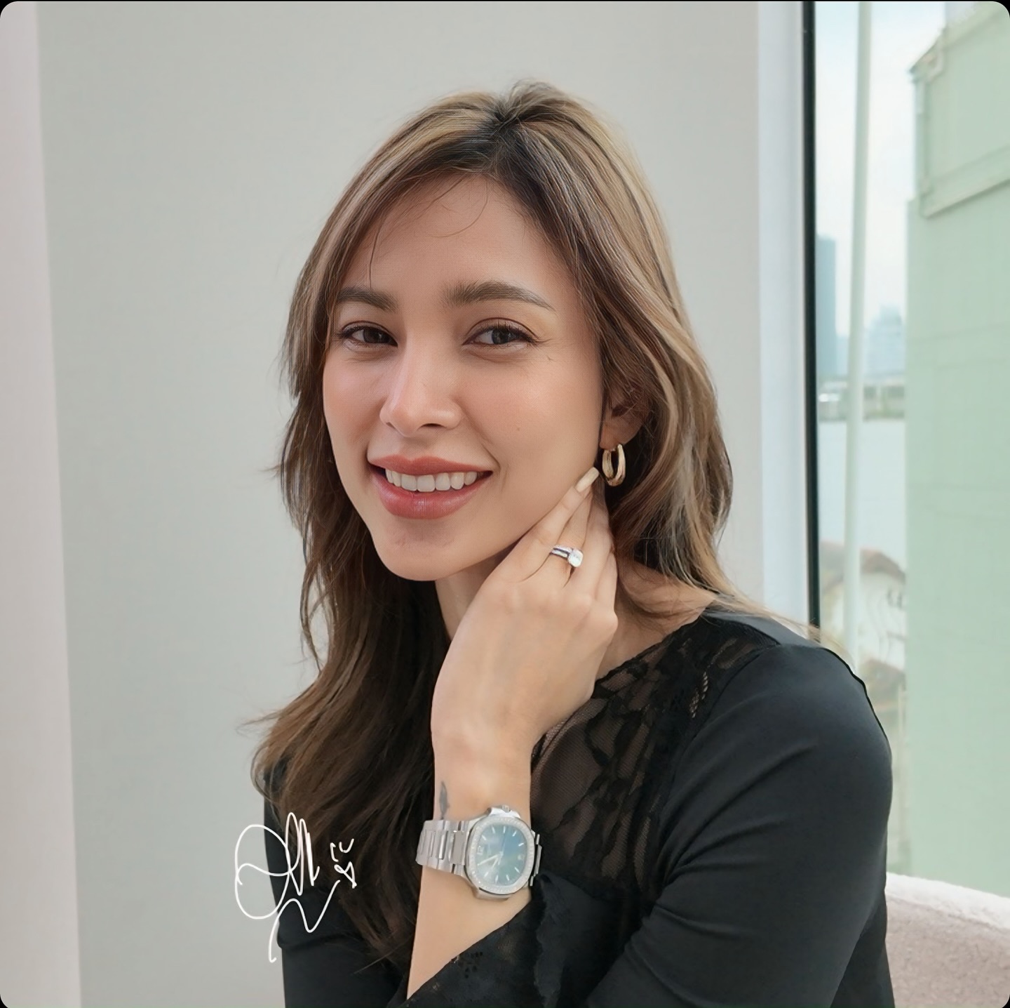 อุ้ม ลักขณา