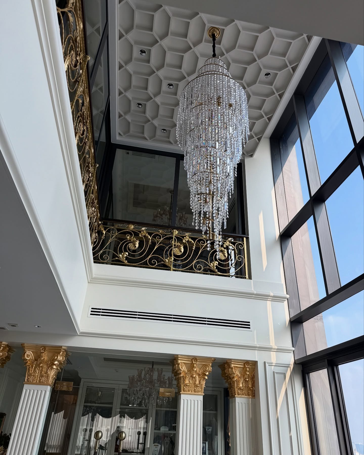 ไฮโซกี้ สราวุธ