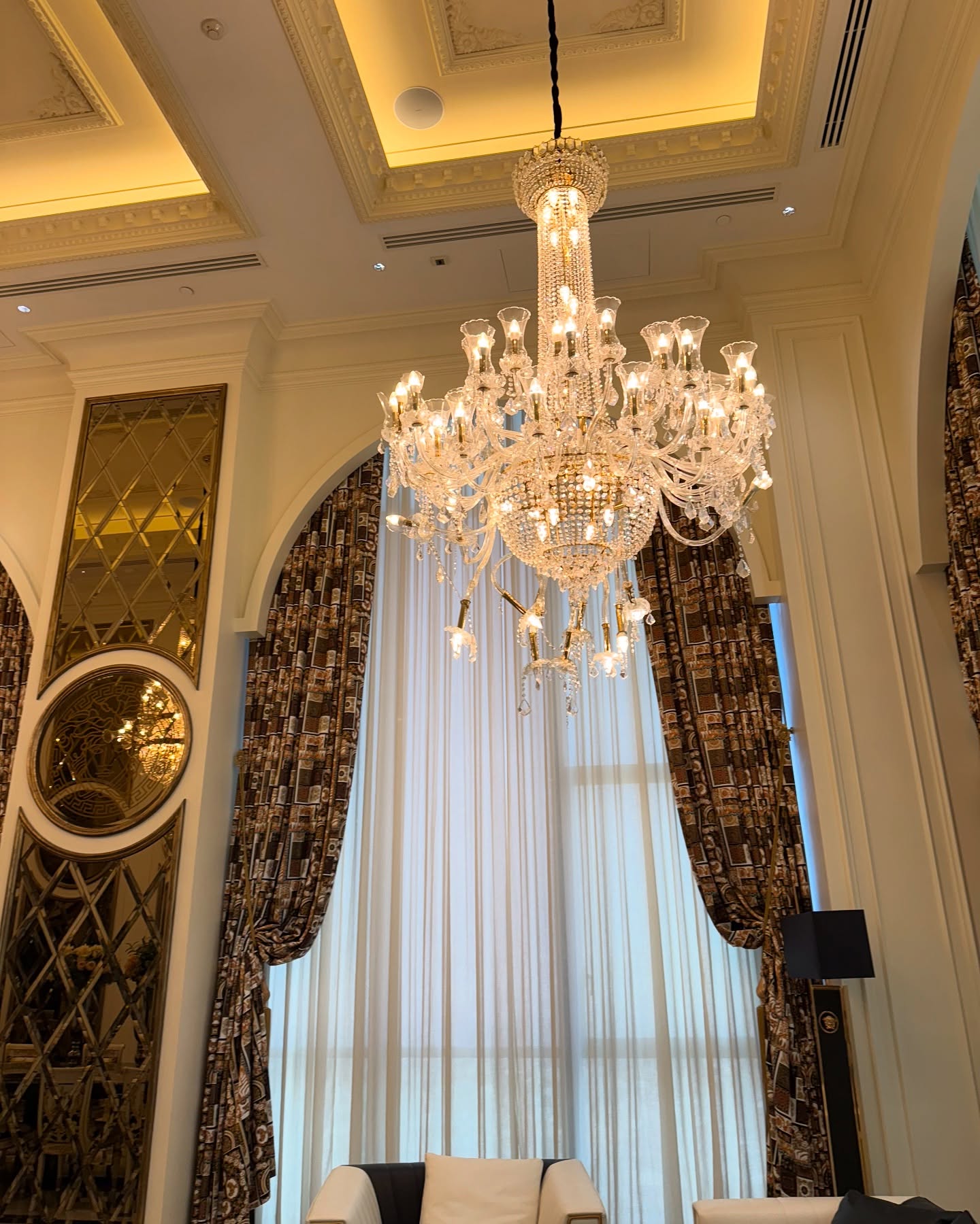 ไฮโซกี้ สราวุธ