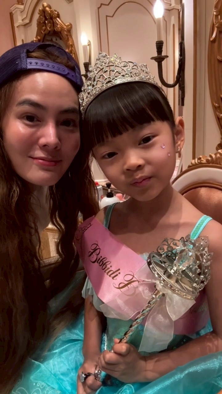 เจนี่ น้องโนล่า