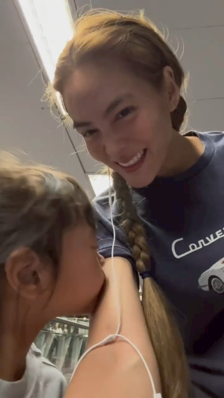 เจนี่ น้องโนล่า