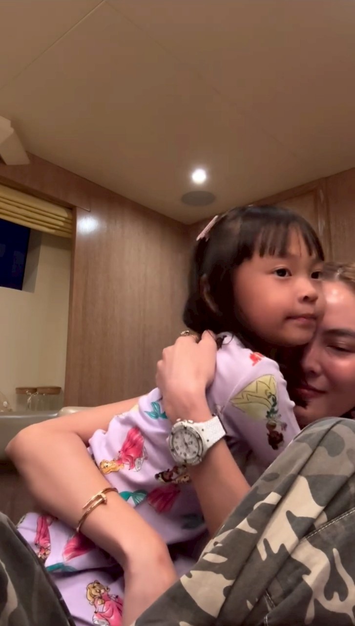 เจนี่ น้องโนล่า