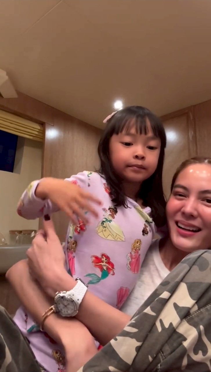 เจนี่ น้องโนล่า