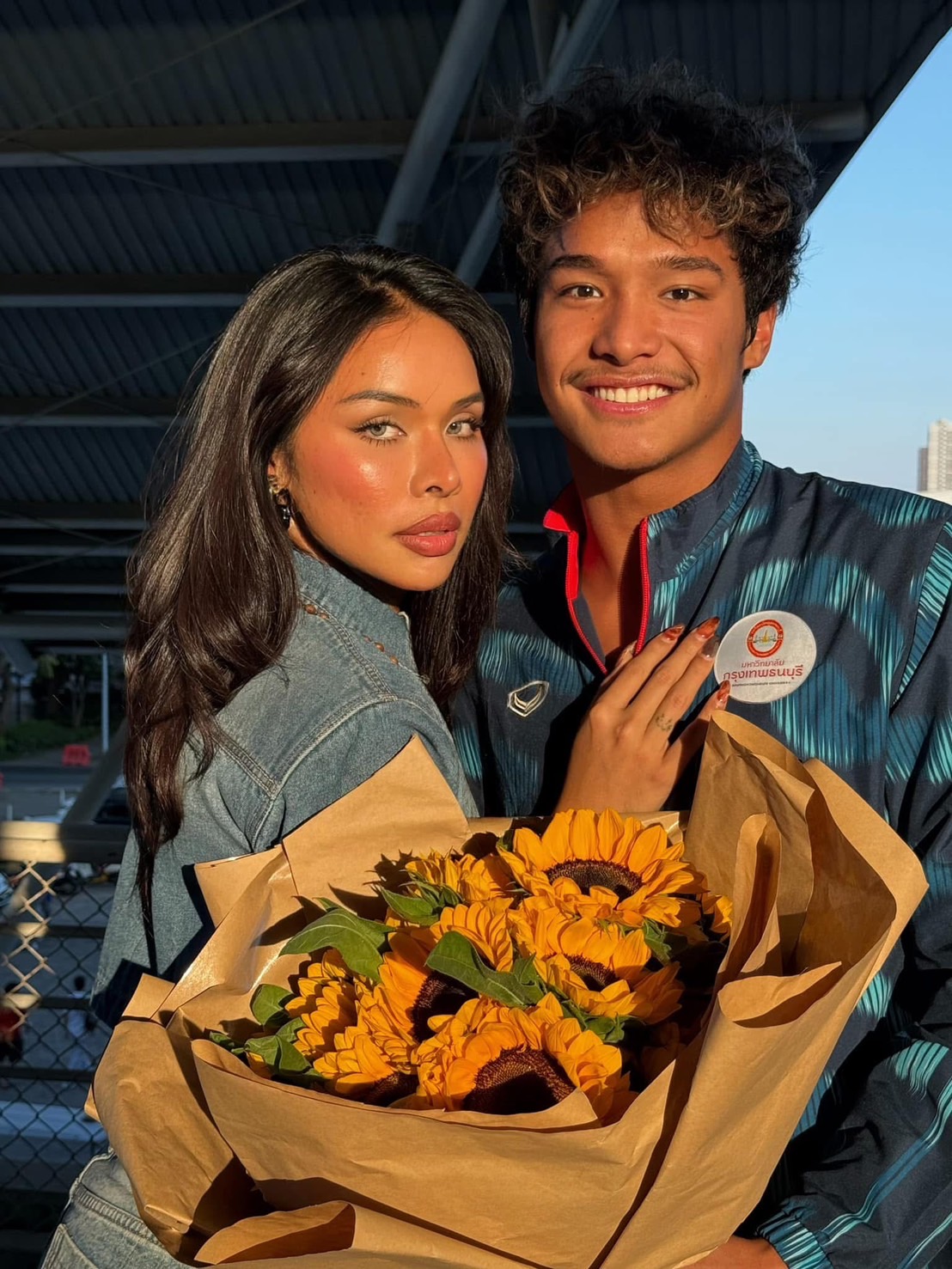 มิกซ์ เฉลิมศรี - ฉลามจัส