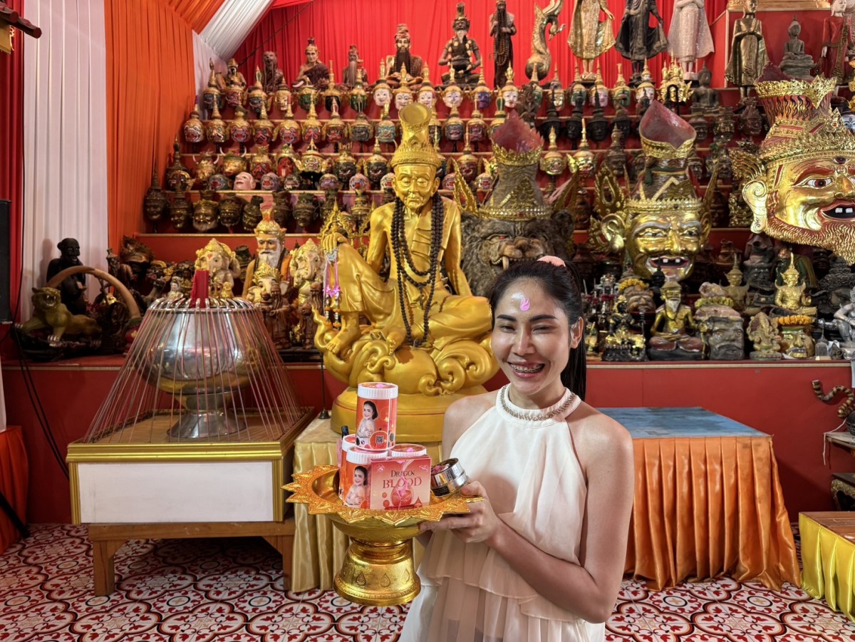 คอหวย-สายมูแน่นอาศรมฤาษีเณร แห่ขอพรสิ่งศักดิ์สิทธิ์ก่อนวันหวยออก