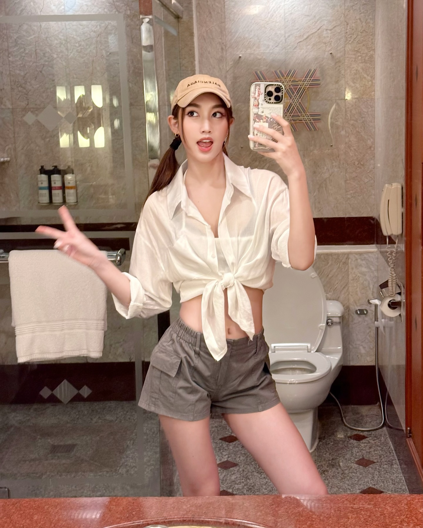 เบสท์ รักษวนีย์