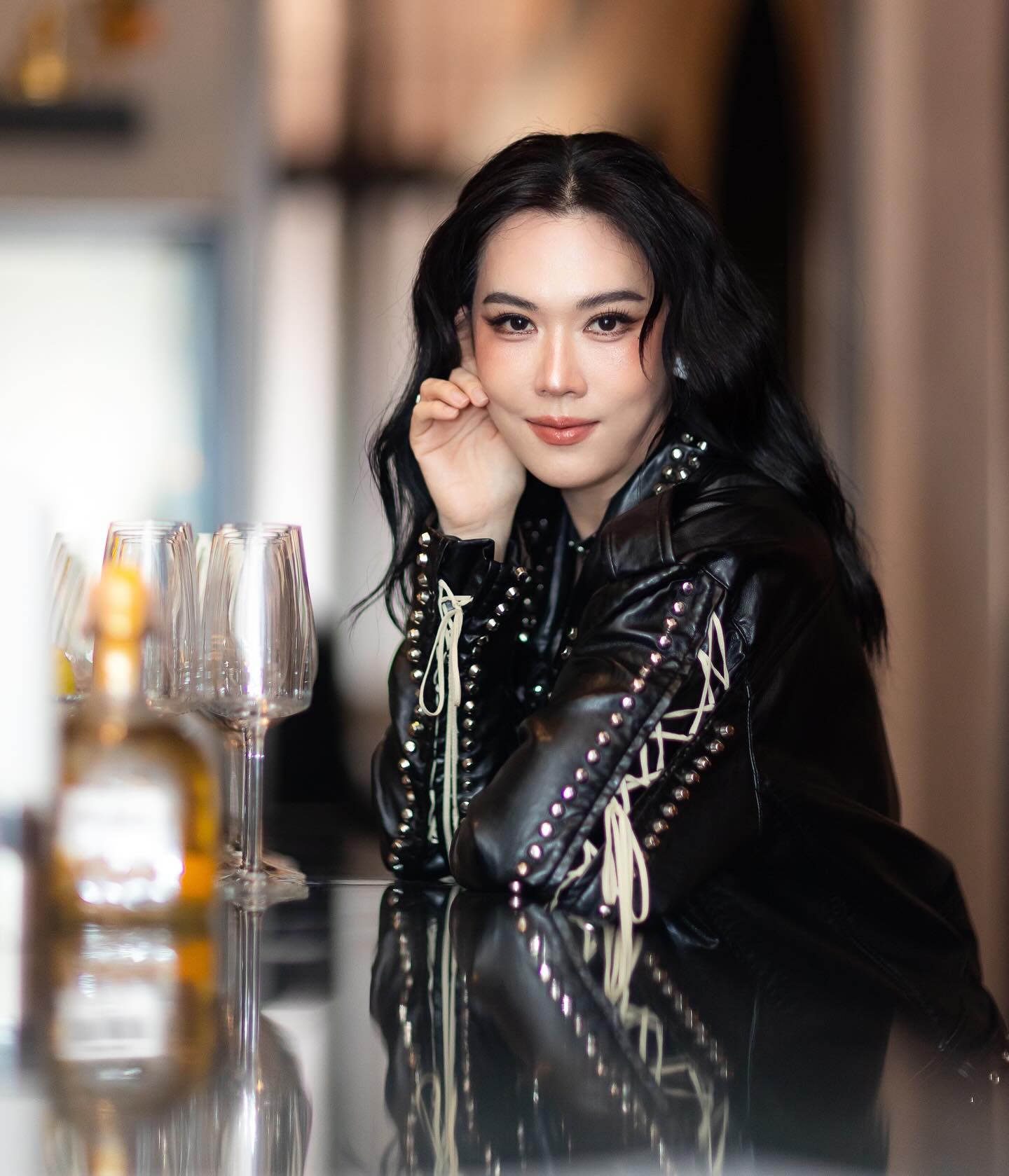 เมย์ เฟื่องอารมย์