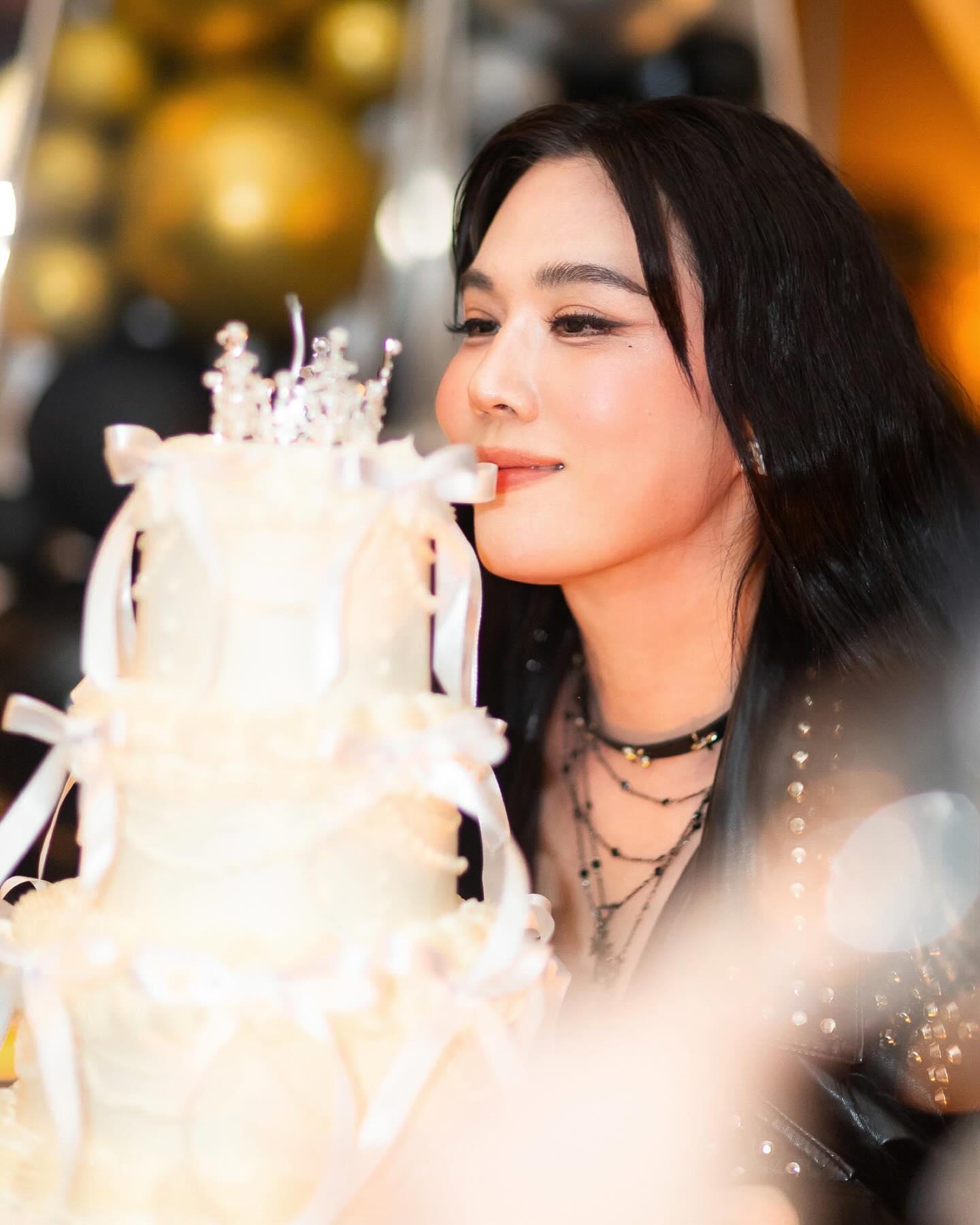 เมย์ เฟื่องอารมย์