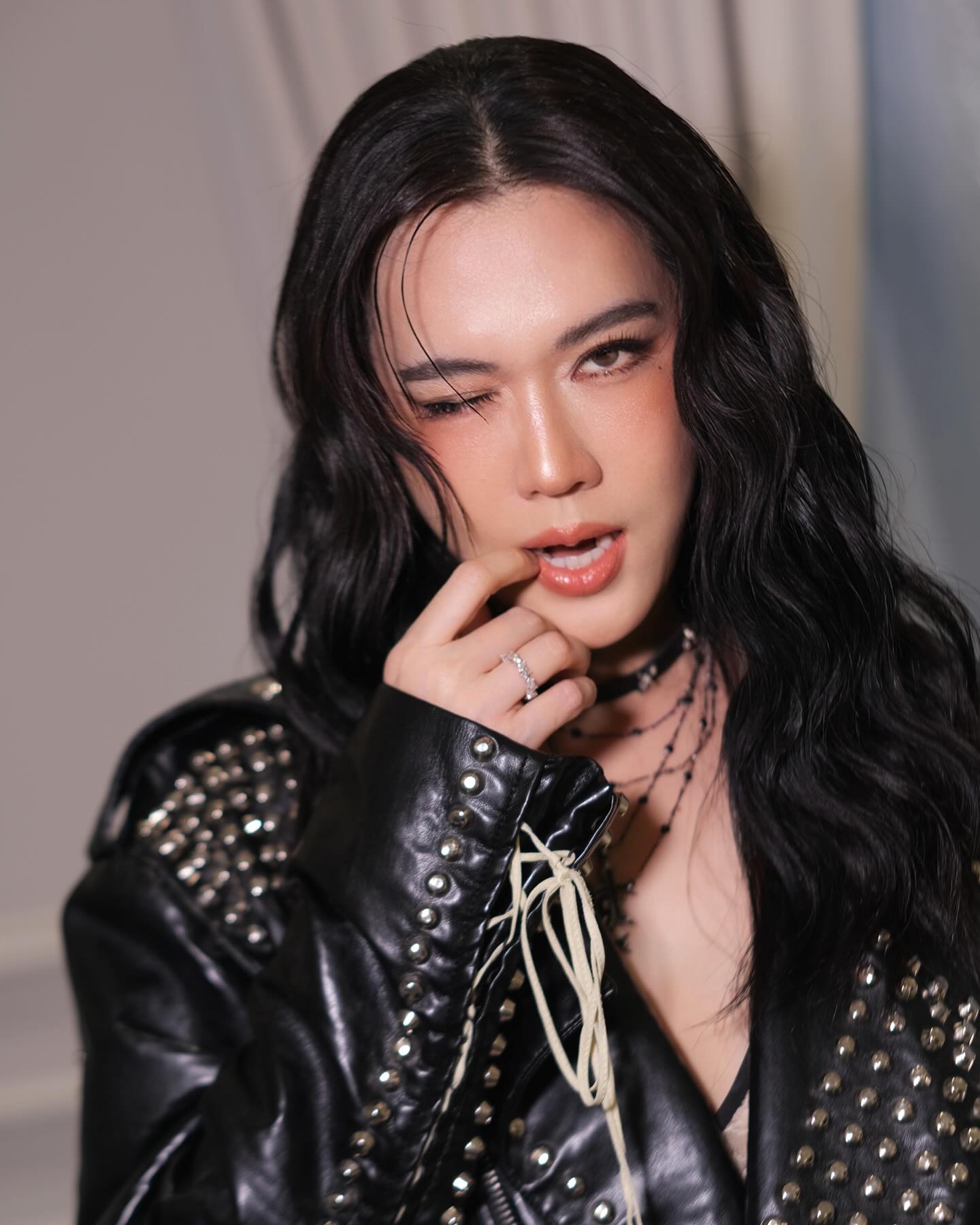 เมย์ เฟื่องอารมย์