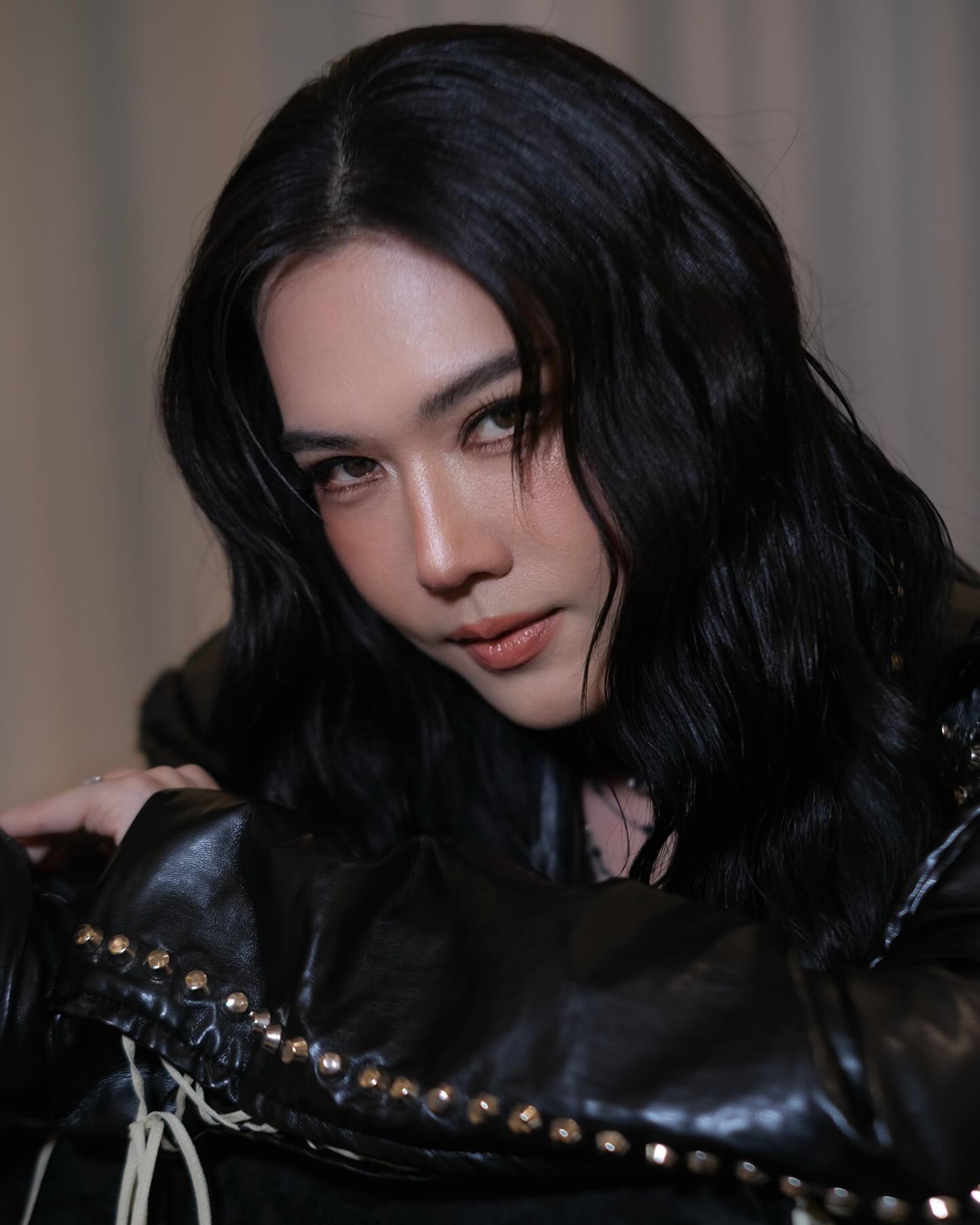 เมย์ เฟื่องอารมย์