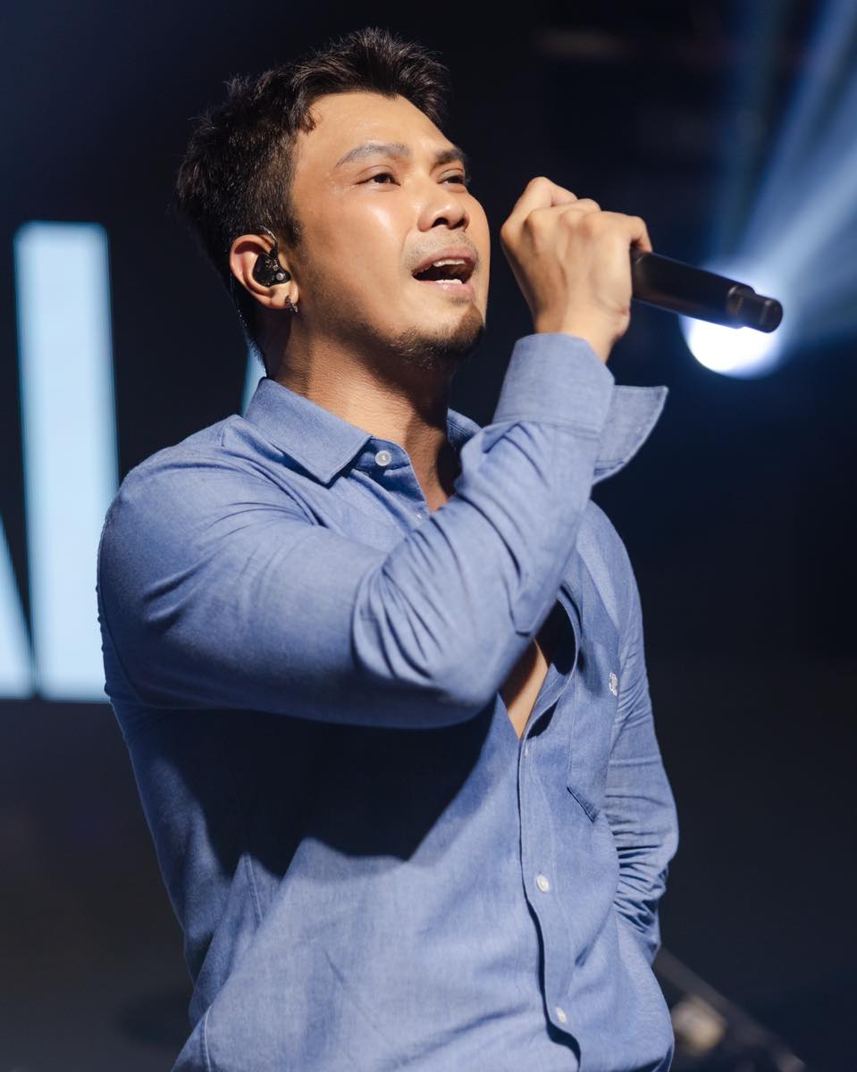 หนุ่ม กะลา