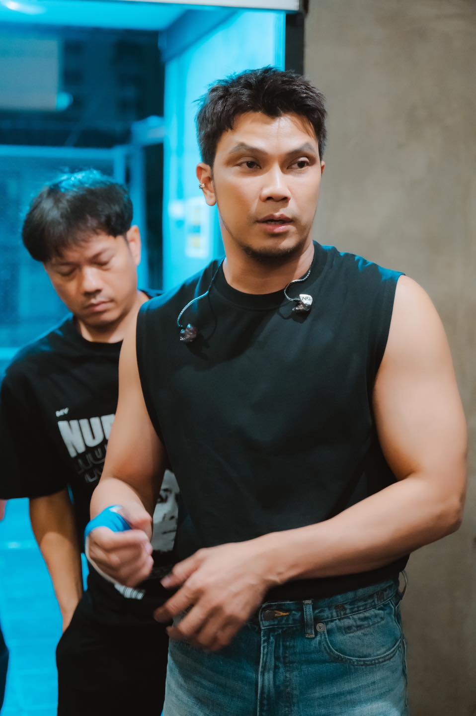 หนุ่ม กะลา