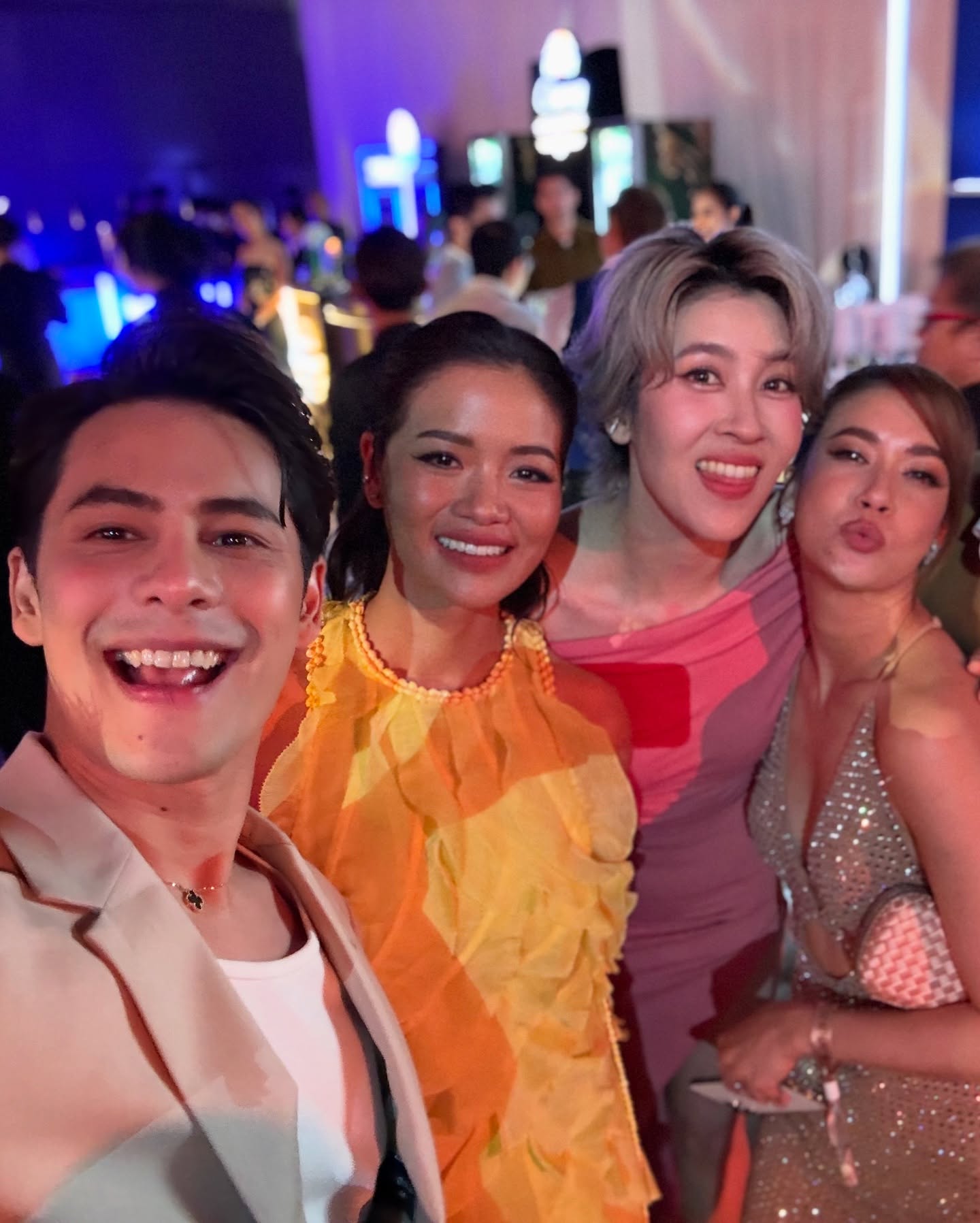 เชียร์ ฑิฆัมพร