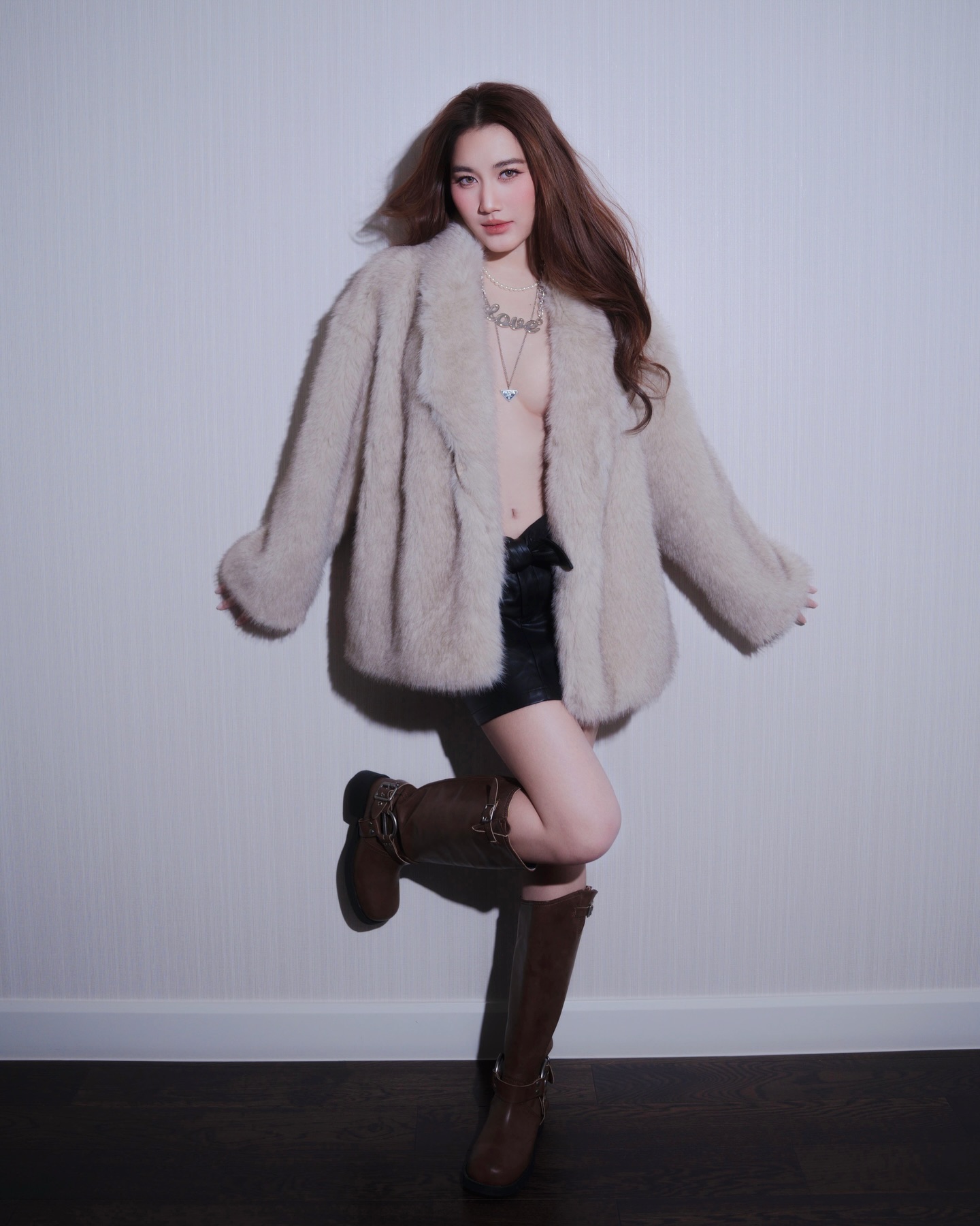 เบสท์ รักษ์วนีย์