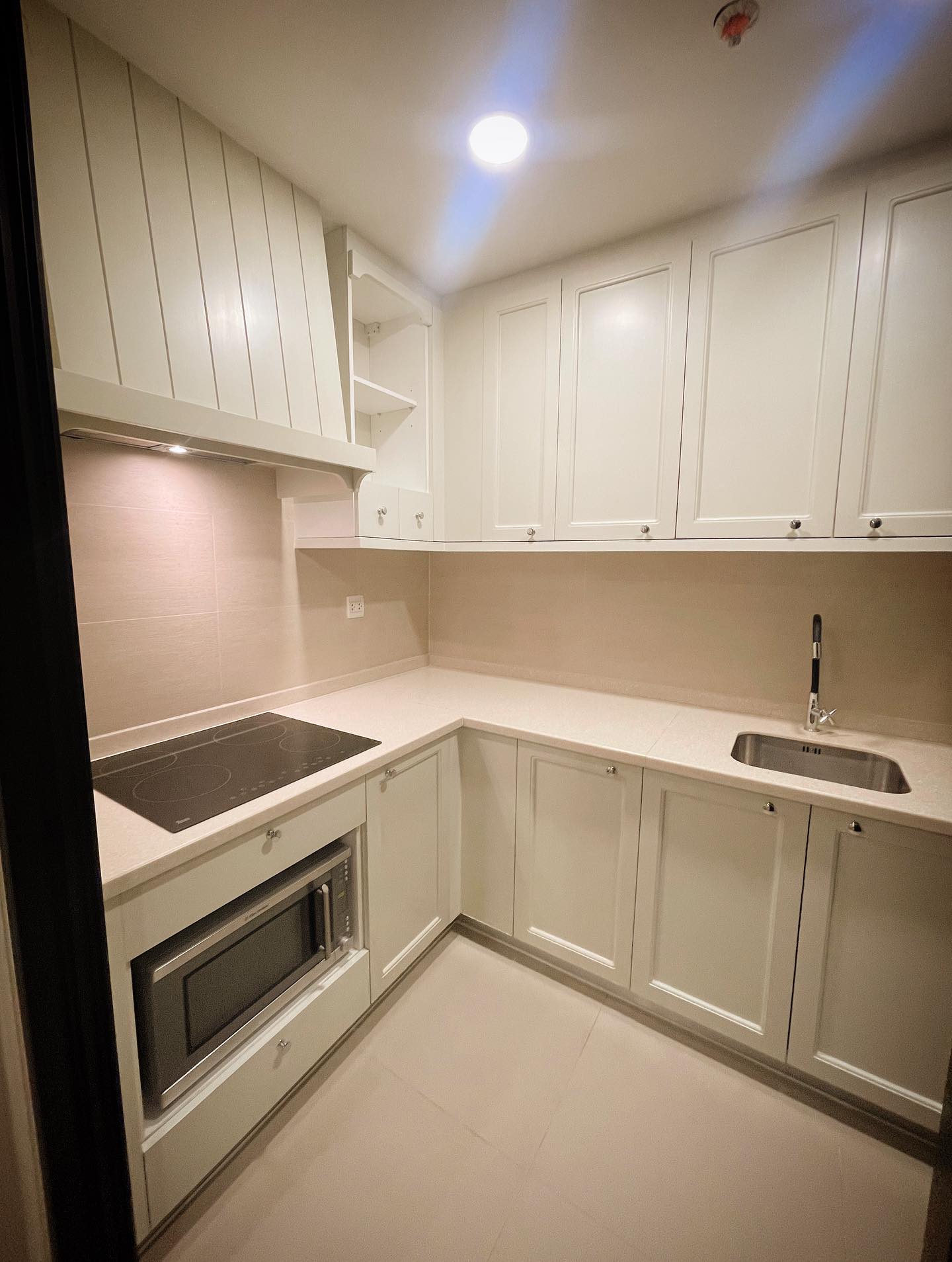 อั๋น ภูวนาท