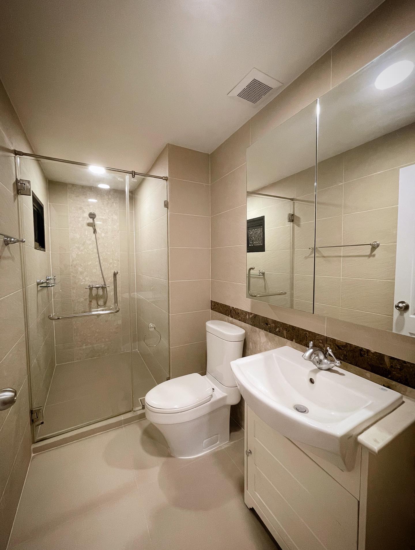 อั๋น ภูวนาท