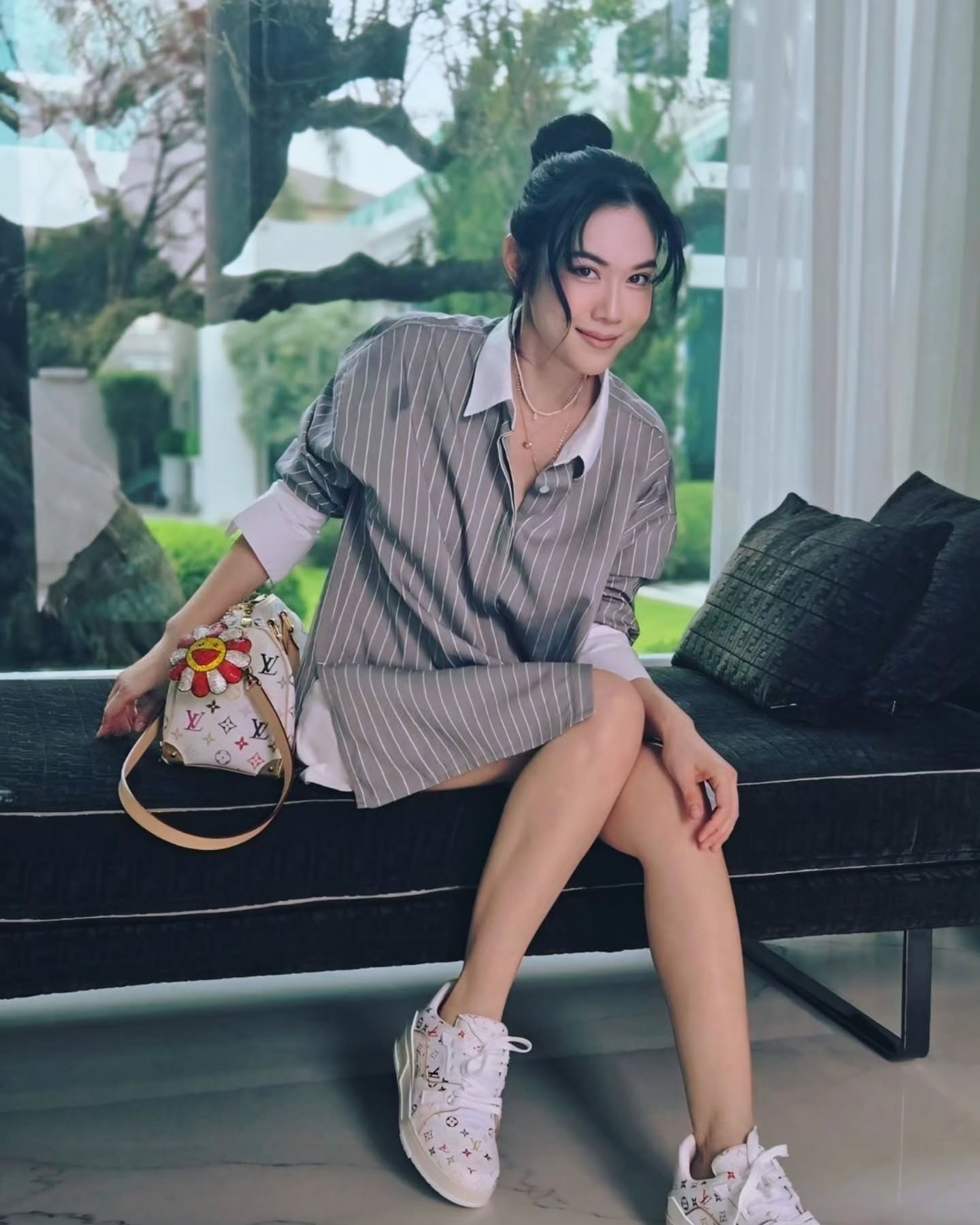 เมย์ เฟื่องอารมย์