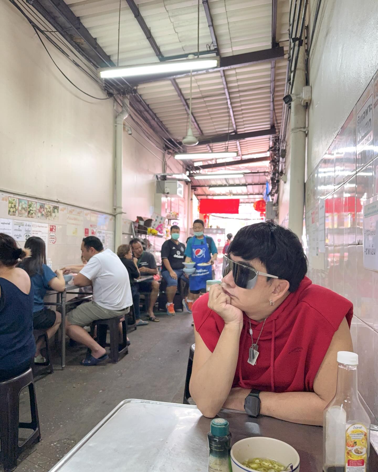 พชร์ อานนท์