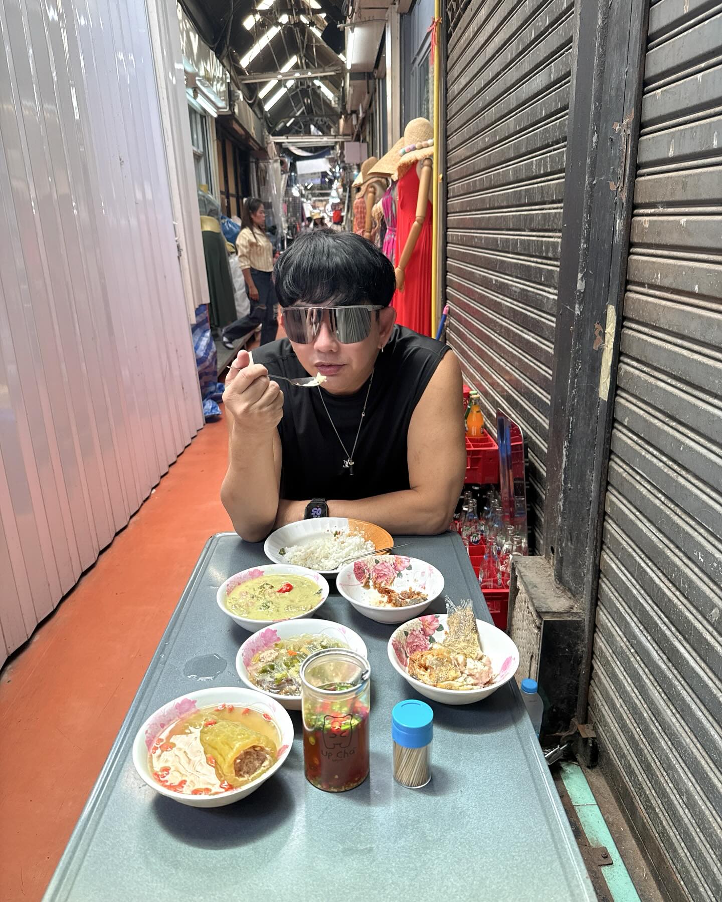 พชร์ อานนท์