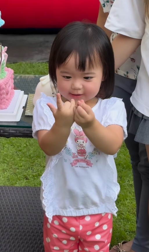 น้องเอลิเซีย