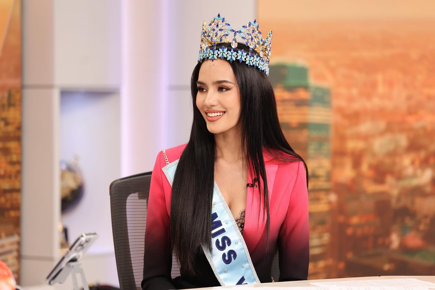 โอปอล สุชาตา