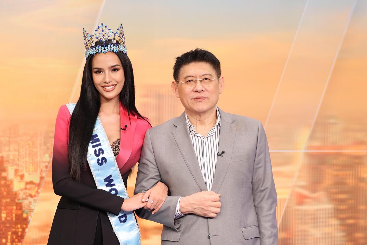 โอปอล สุชาตา