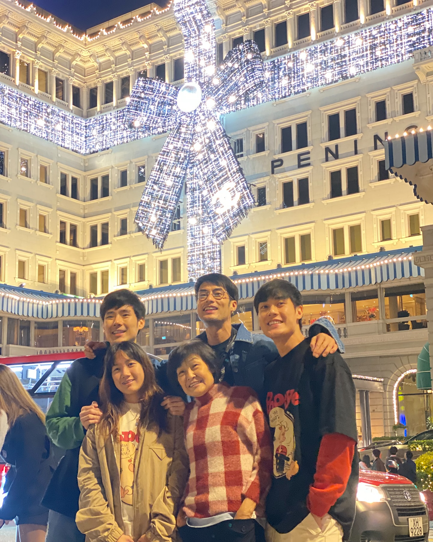 หน่อง ธนา