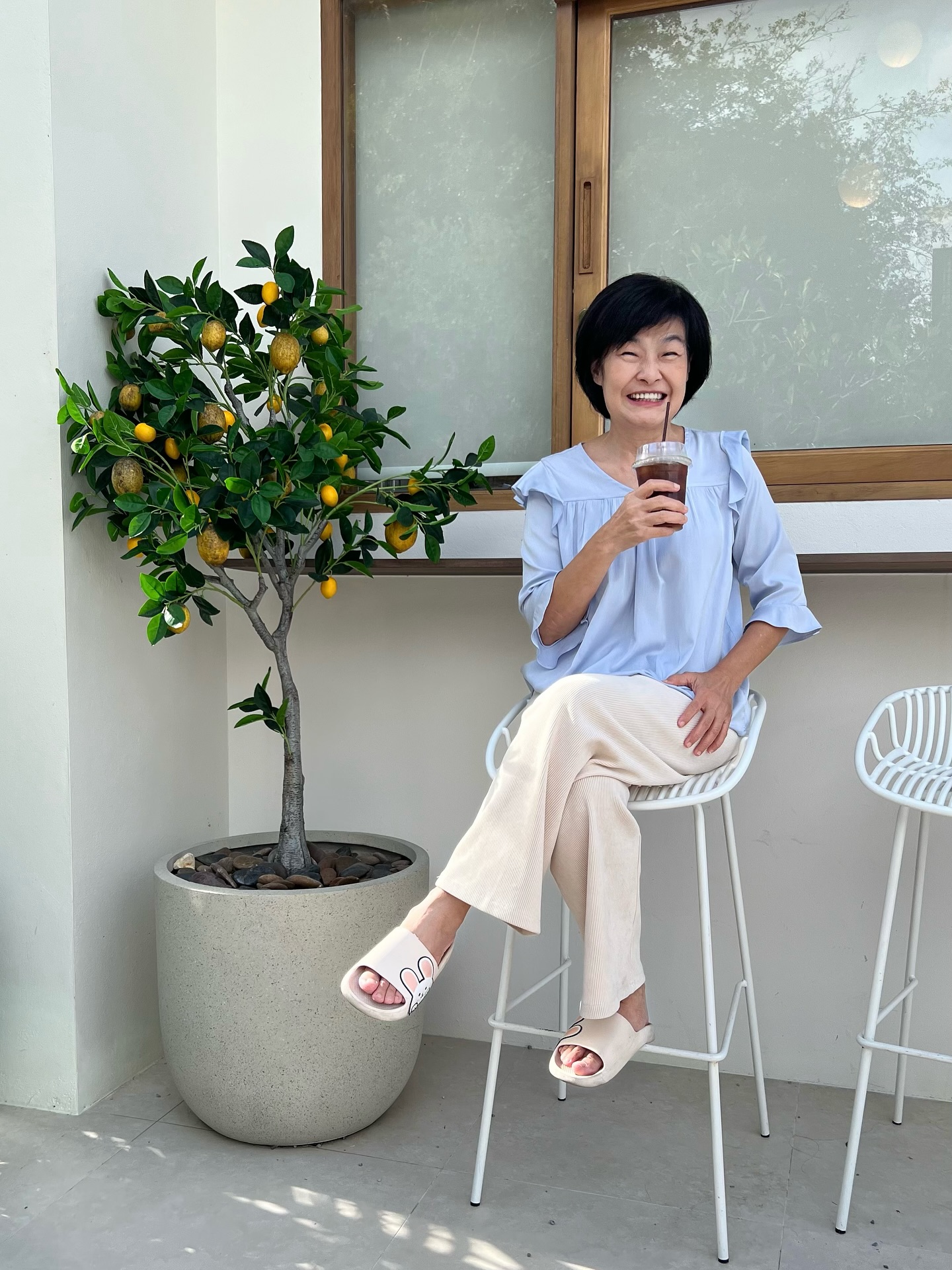 หน่อง ธนา